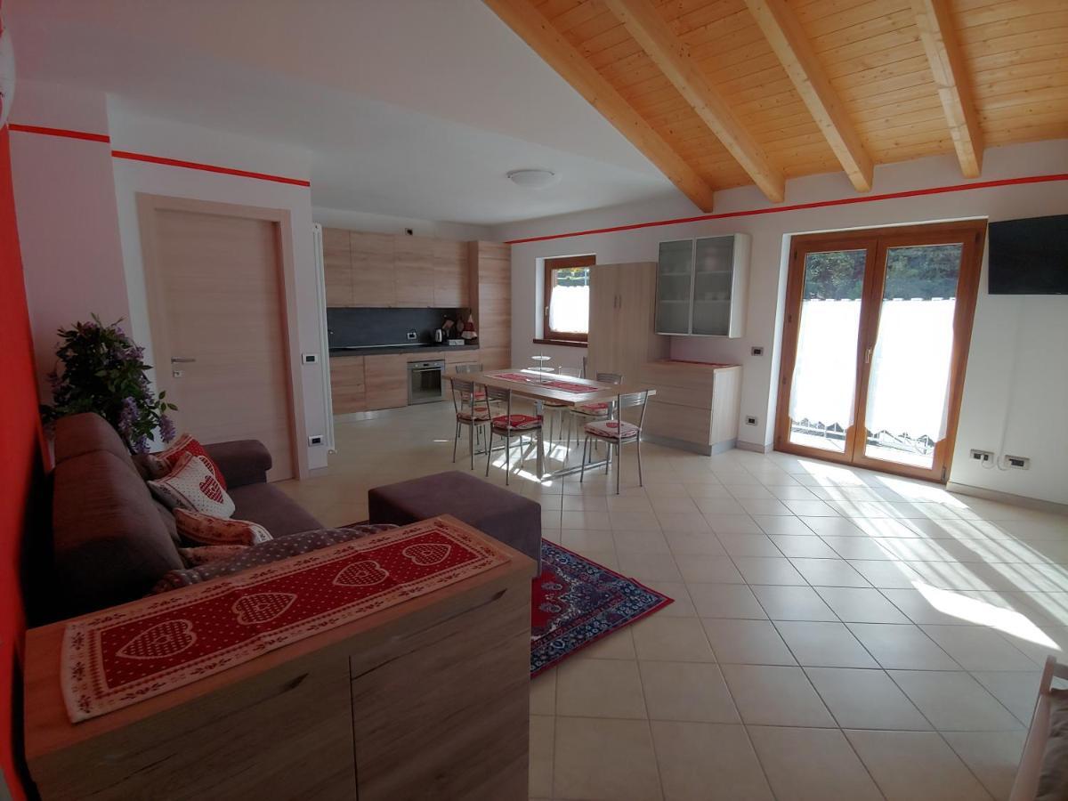 Pisolo Selvaggio Appartement Tirano Buitenkant foto